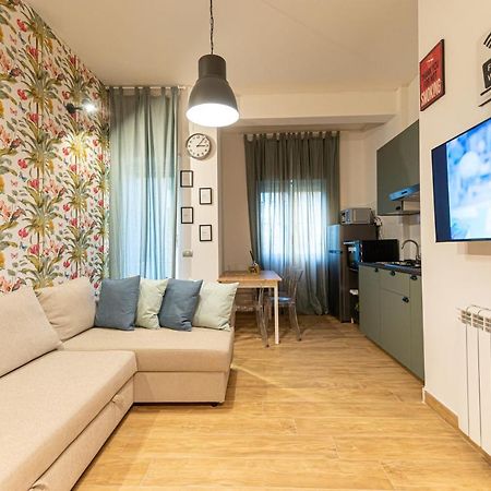 Casa Vacanze Partenope Apartment Napoli Bagian luar foto