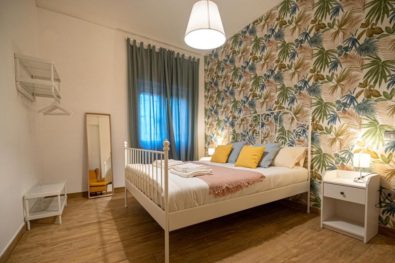 Casa Vacanze Partenope Apartment Napoli Bagian luar foto